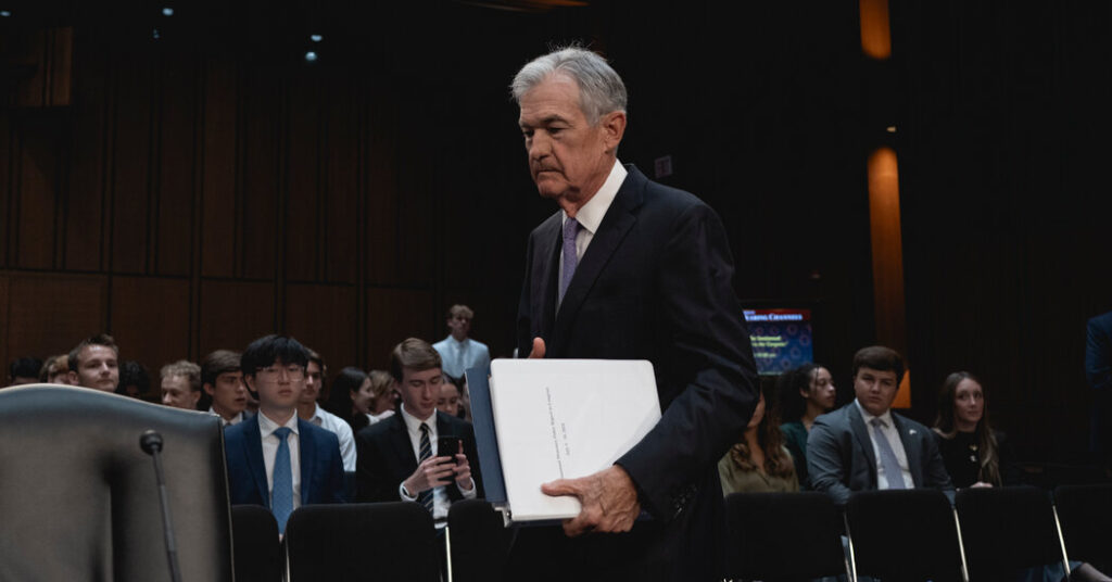 US Job Market Weakens, Fed Poised to Cut Rates