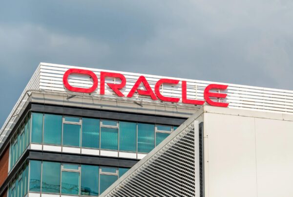 Oracle mengguncang pasar dengan kesepakatan AI senilai $300 miliar