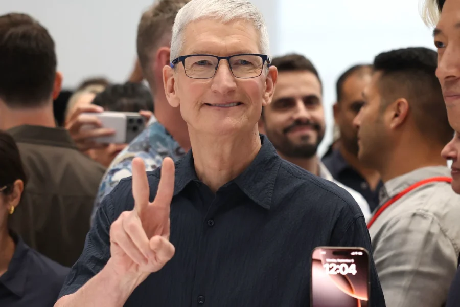 Apple Loses $112 Billion After iPhone 17 Launch