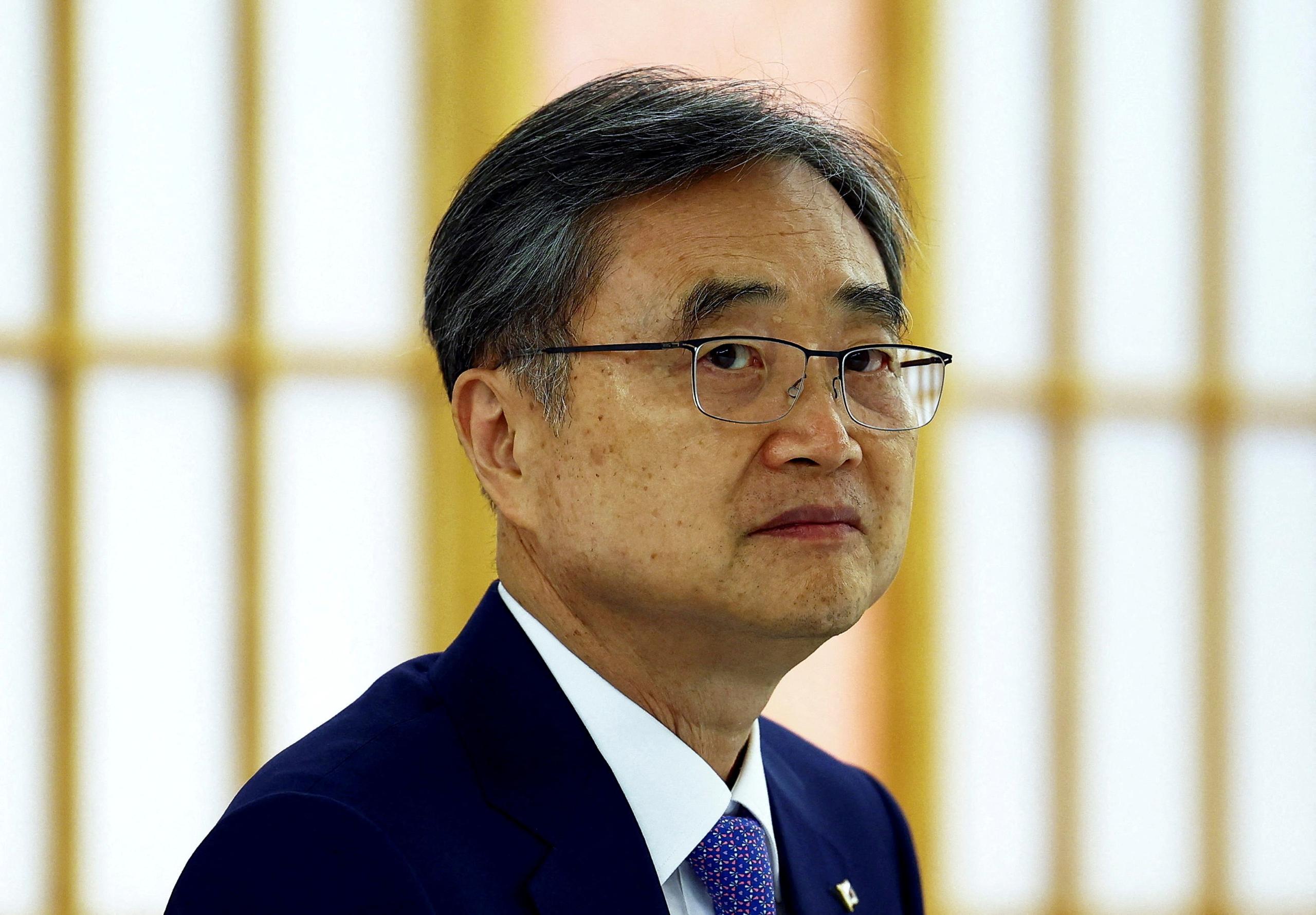 South Korea Discusses APEC and North Korea in Beijing